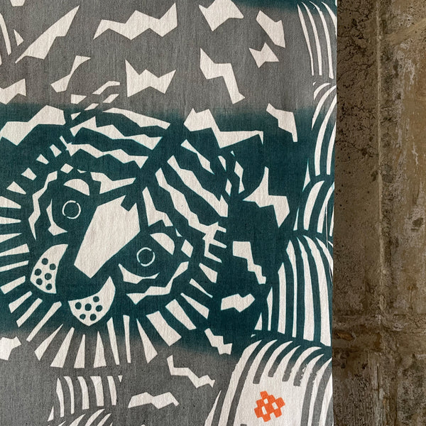 Tiger in the field Gray