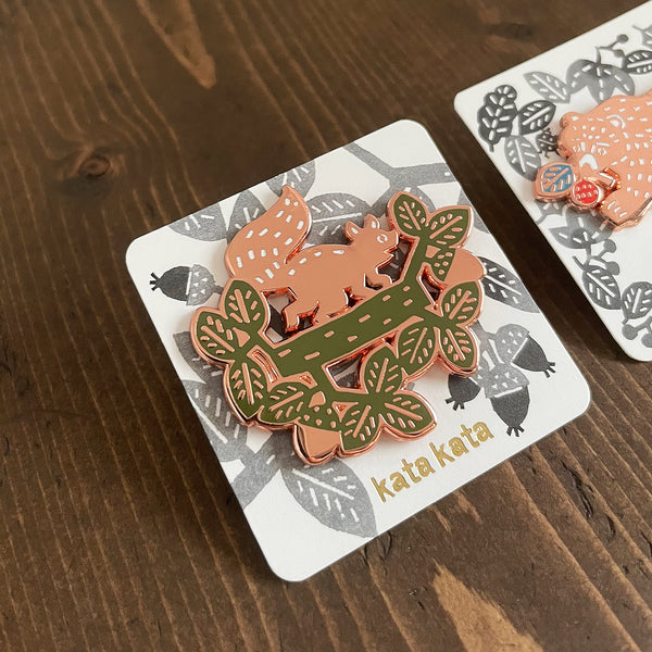 ENAMEL PIN: Squirrel